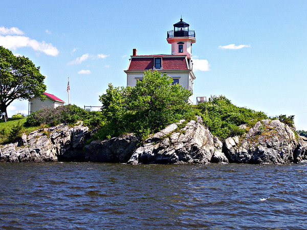 Pomham Rocks Lighthouse